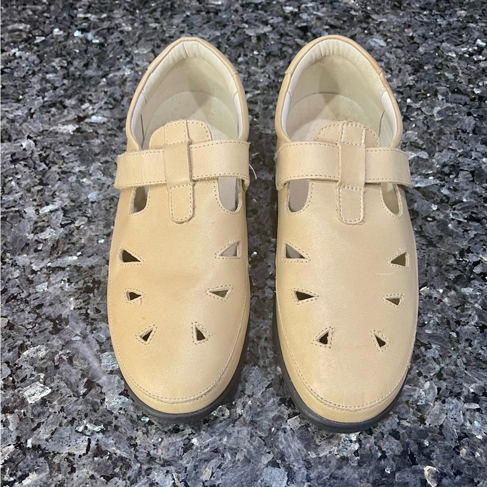 Propet Ladybug Wide Walking Shoes with Comfort Design Tan Leather Size 8D